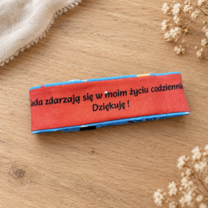 Materiałowy brelok do kluczy z afirmacją